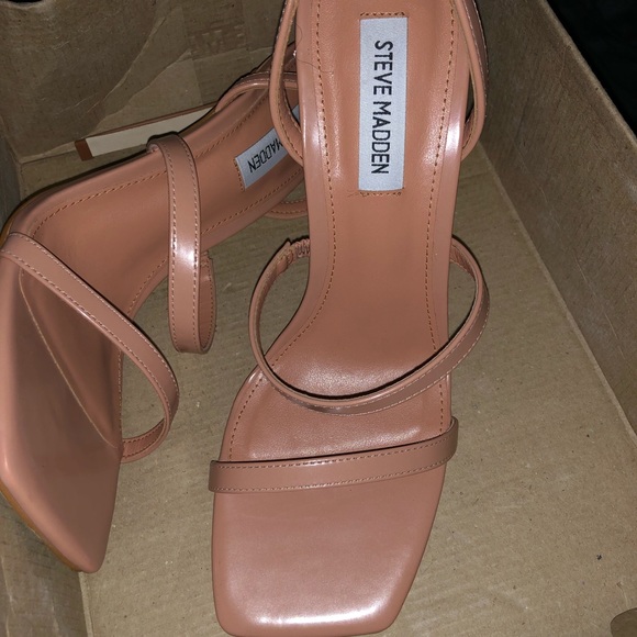 Steve Madden Grade in Dark Blush Patent - Picture 5 of 8